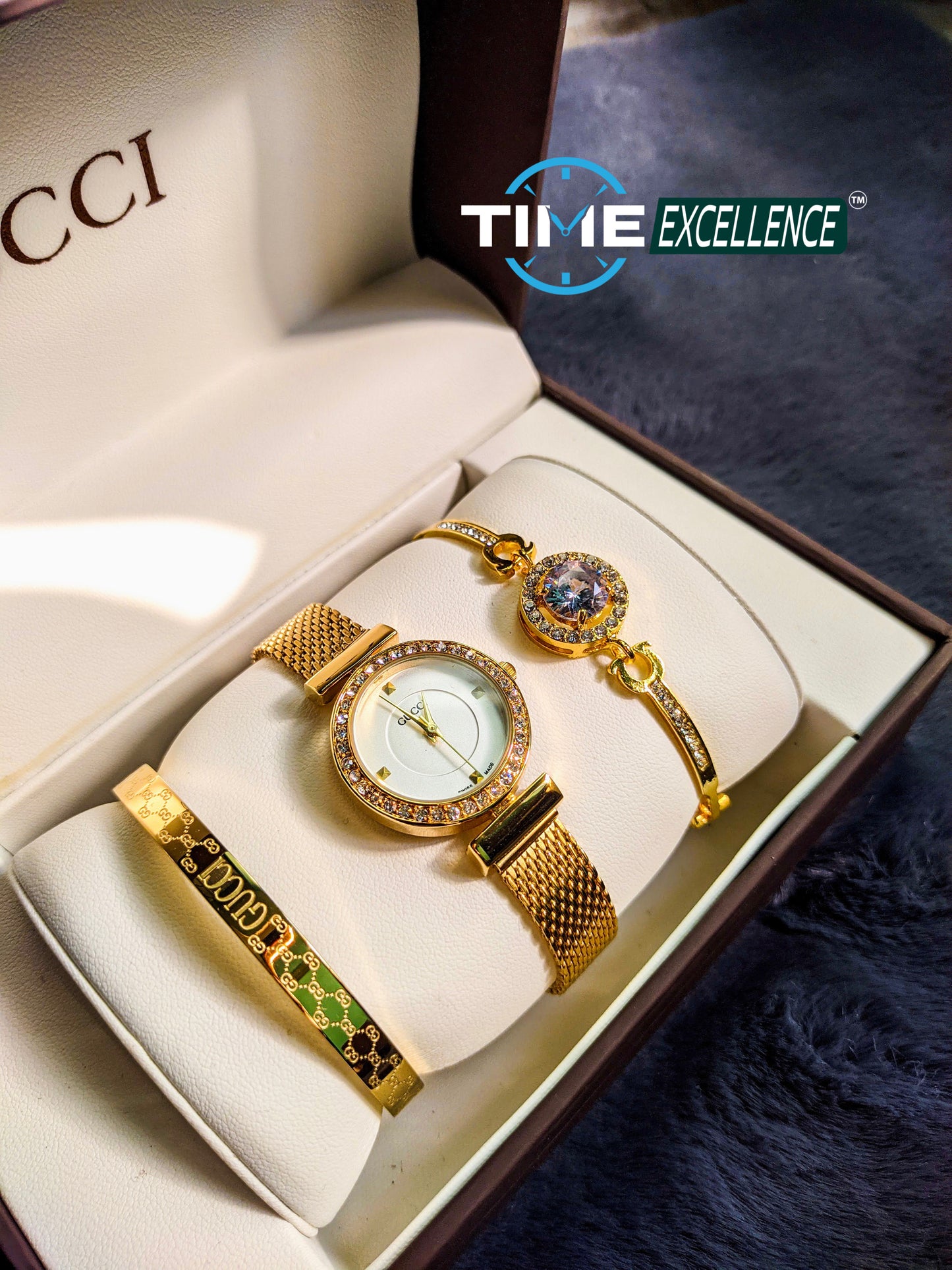 Gucci Ladies Combo Set Watch With Bracelet & Premium Box