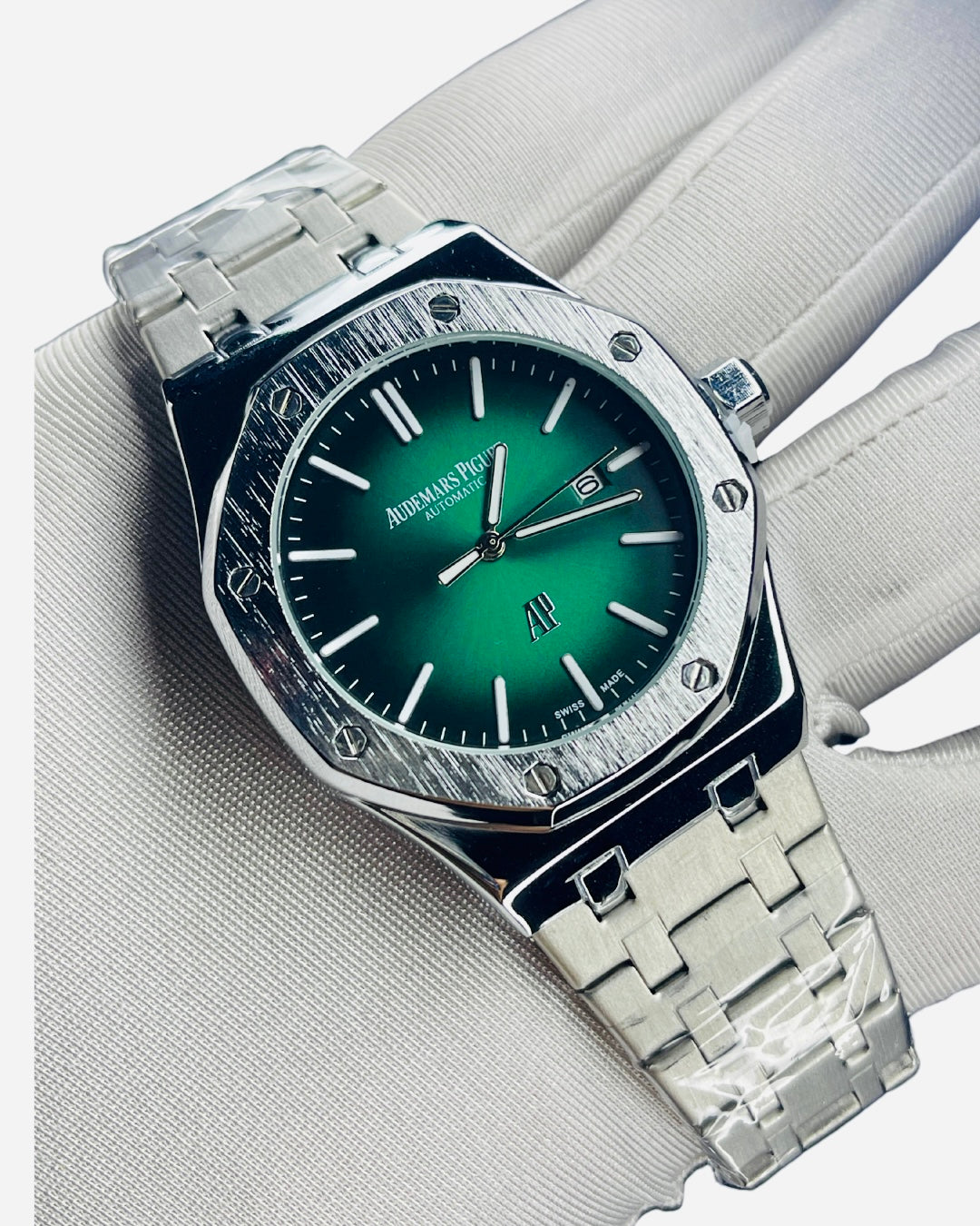 Stylish Audemars Piguet AA Royal Oak Green Dial Watch For Men